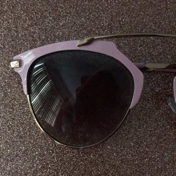 Betsey Johnson Sunglasses - Picture 7 of 7